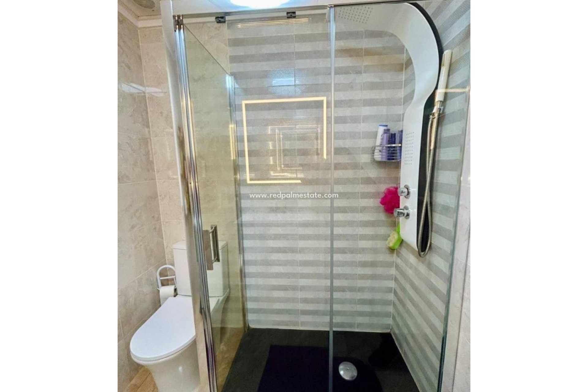 Återförsäljning - Villa -
Torrevieja