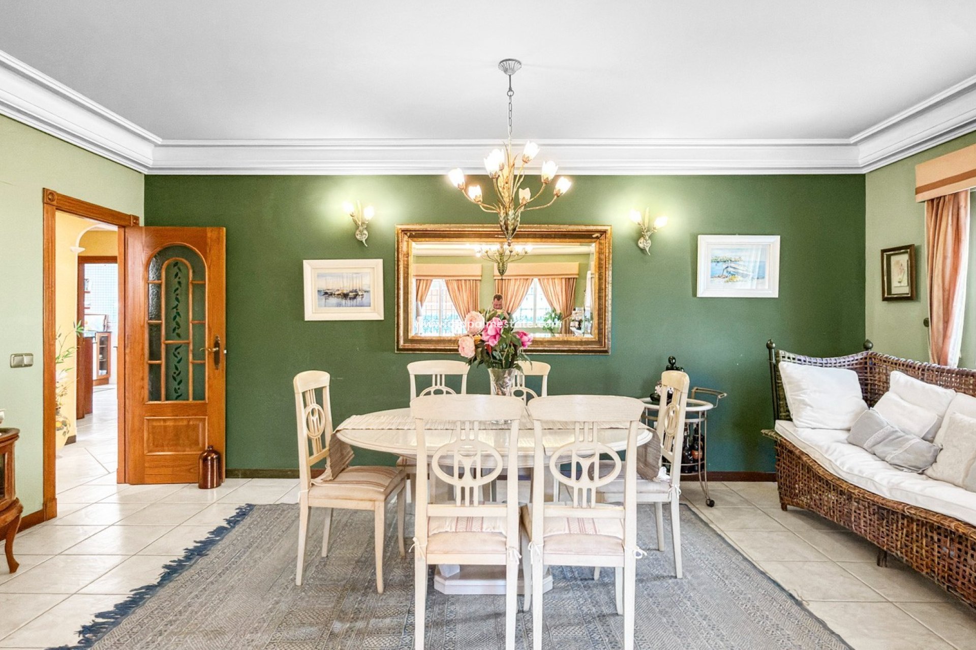 Återförsäljning - Villa -
Torrevieja