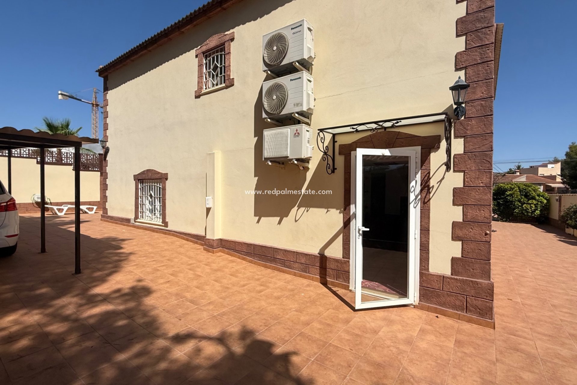 Återförsäljning - Villa -
Torrevieja