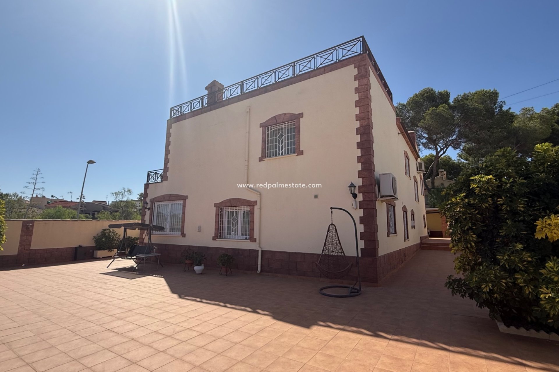 Återförsäljning - Villa -
Torrevieja