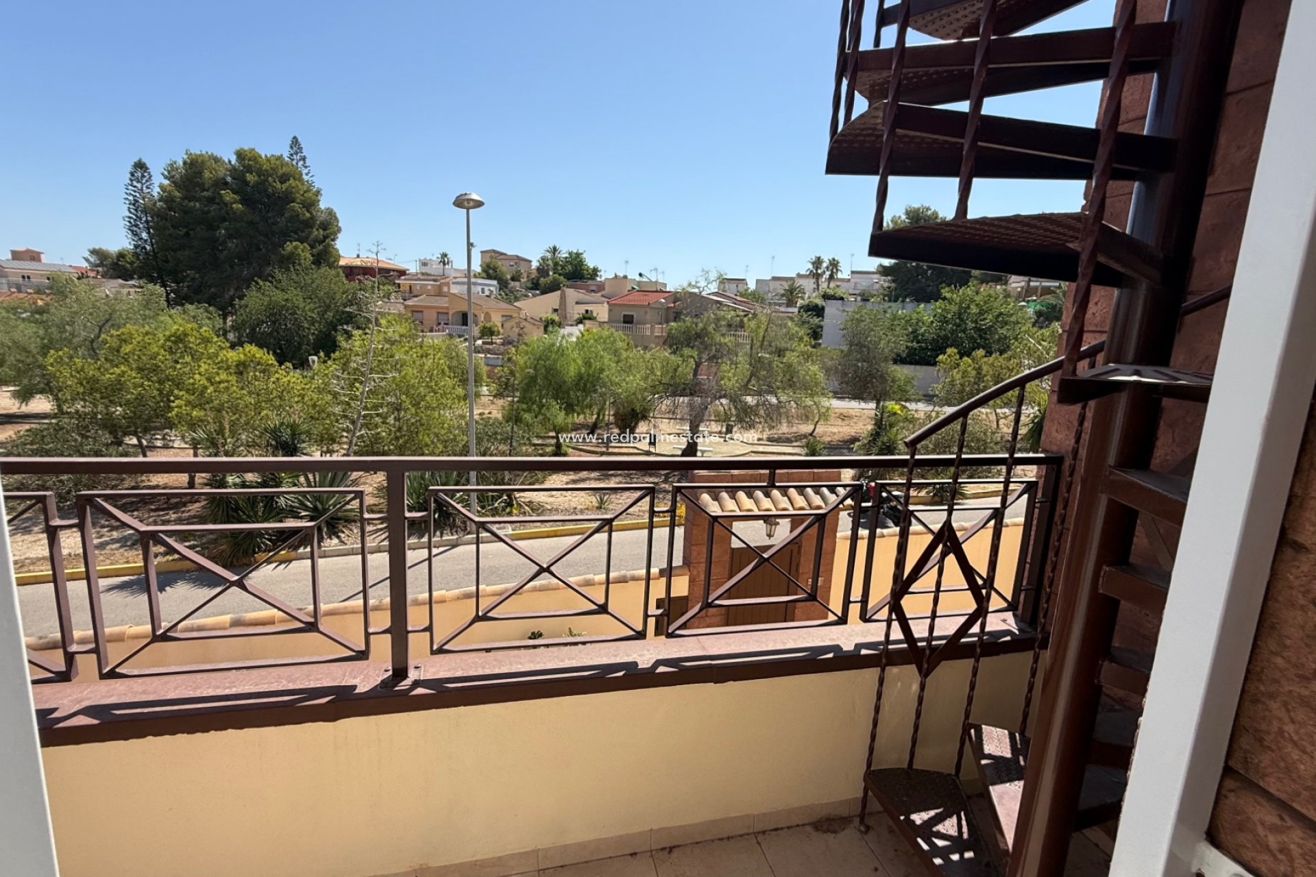 Återförsäljning - Villa -
Torrevieja