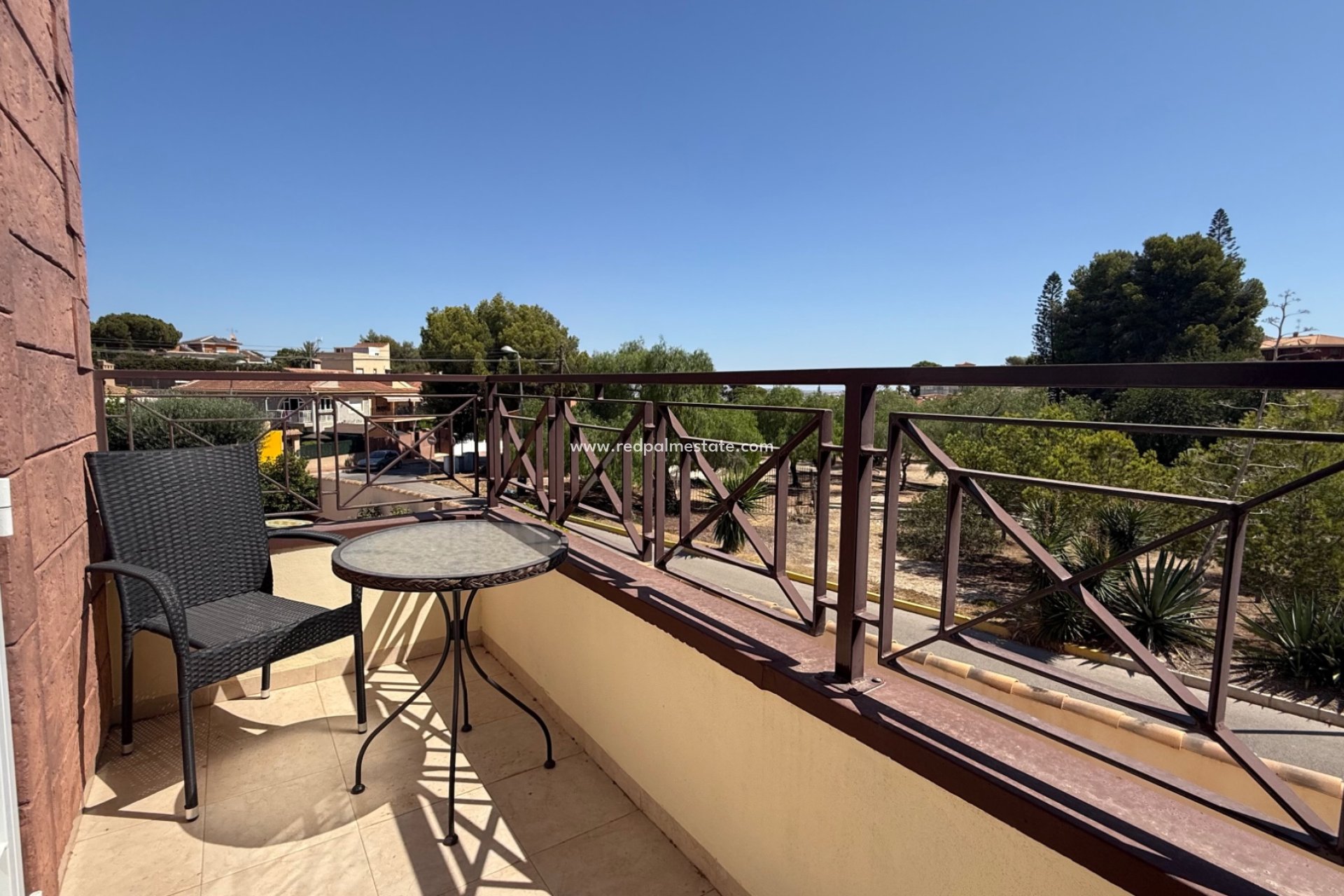 Återförsäljning - Villa -
Torrevieja