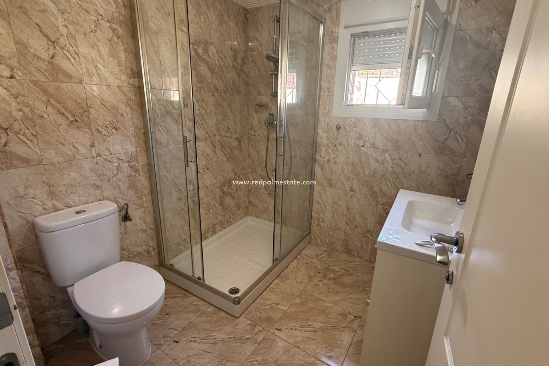 Återförsäljning - Villa -
Torrevieja