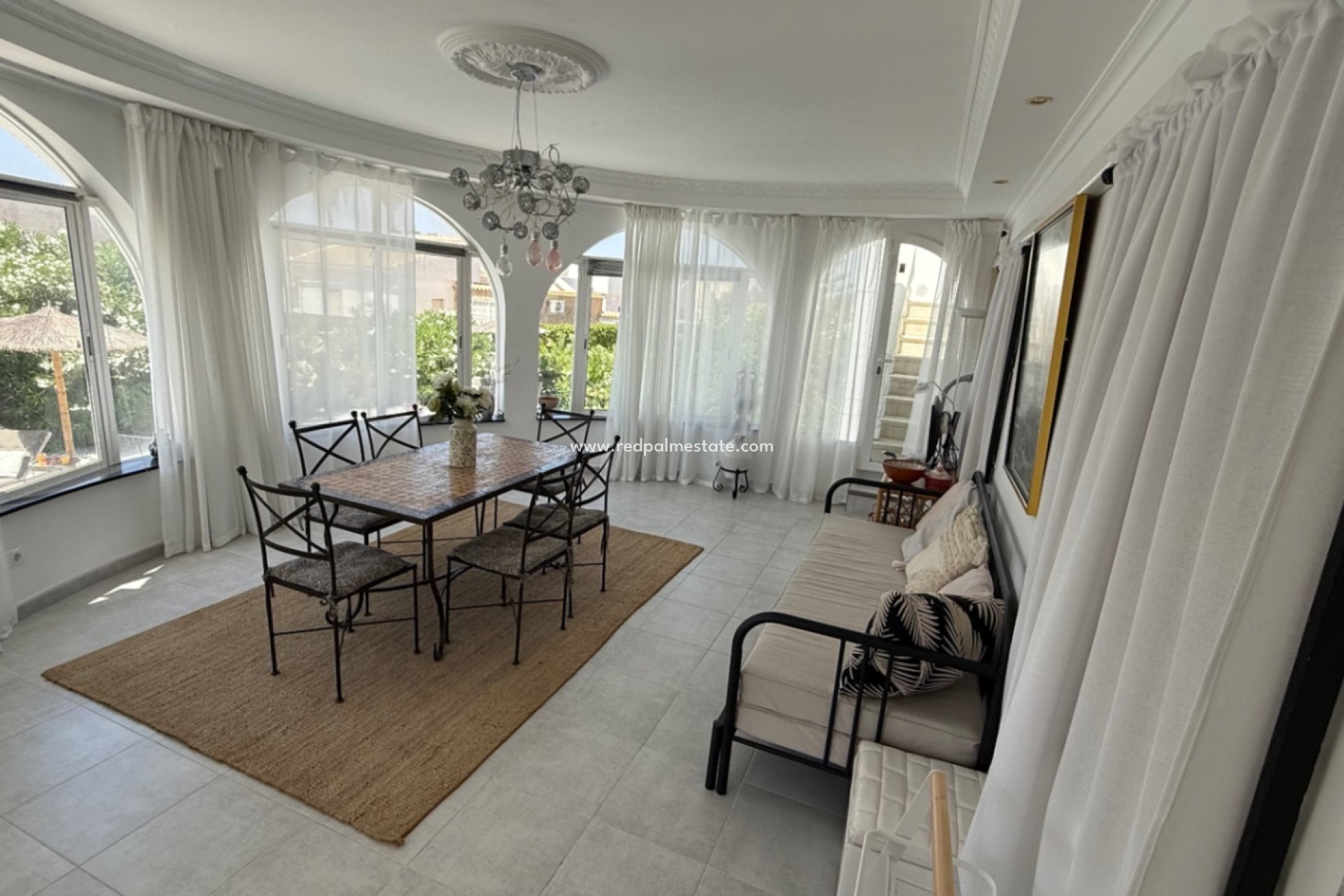 Återförsäljning - Villa -
Torrevieja