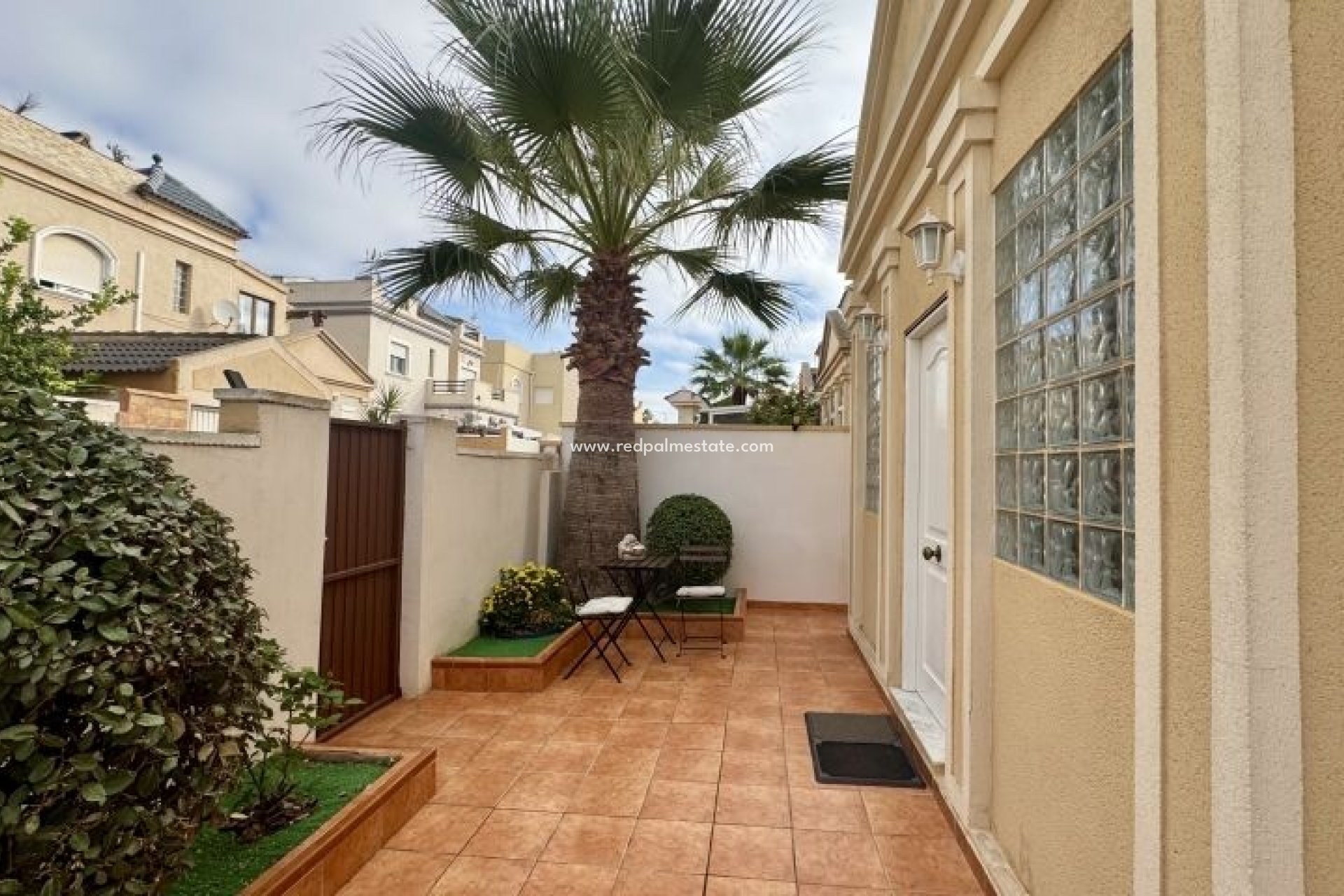Återförsäljning - Villa -
Torrevieja