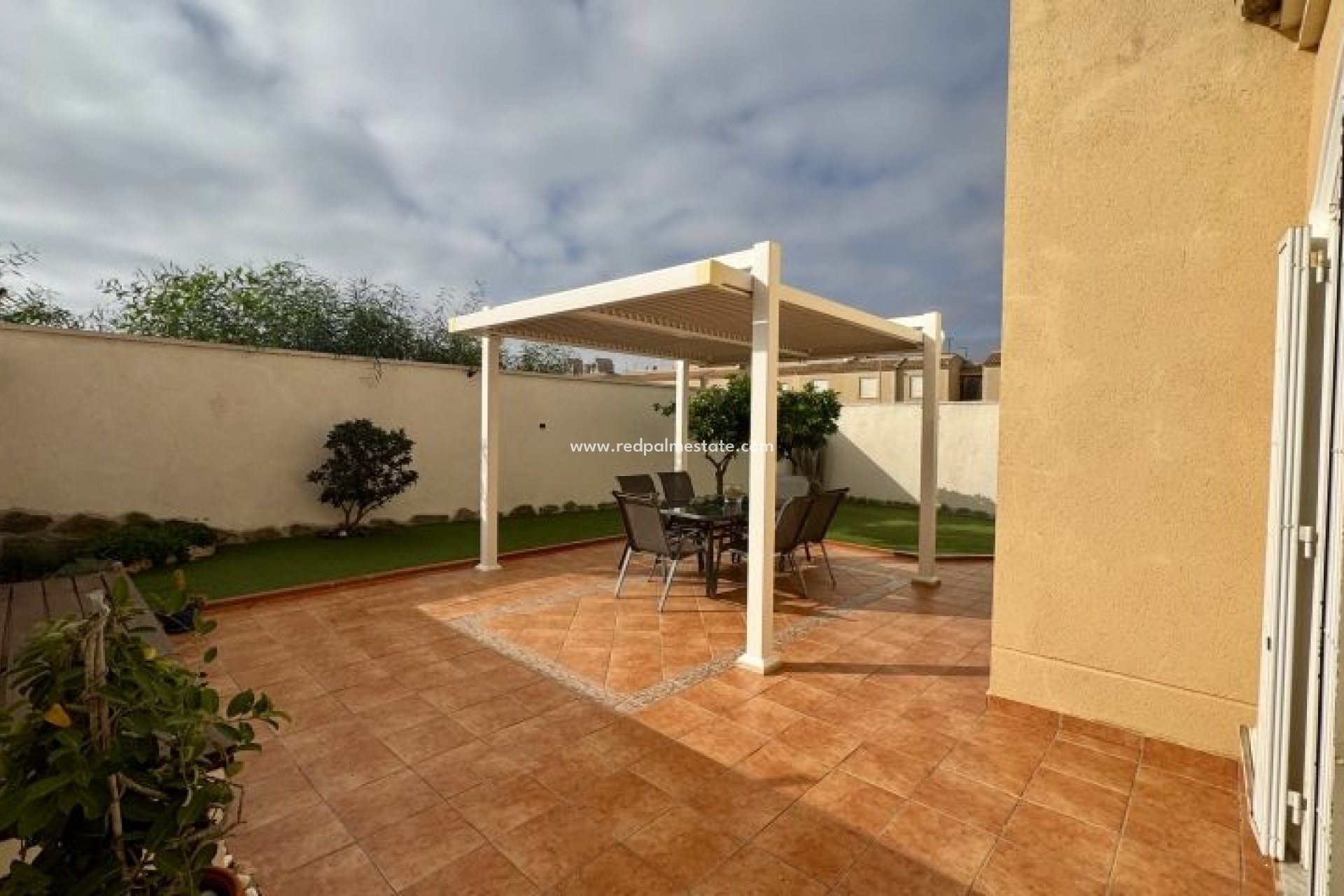 Återförsäljning - Villa -
Torrevieja