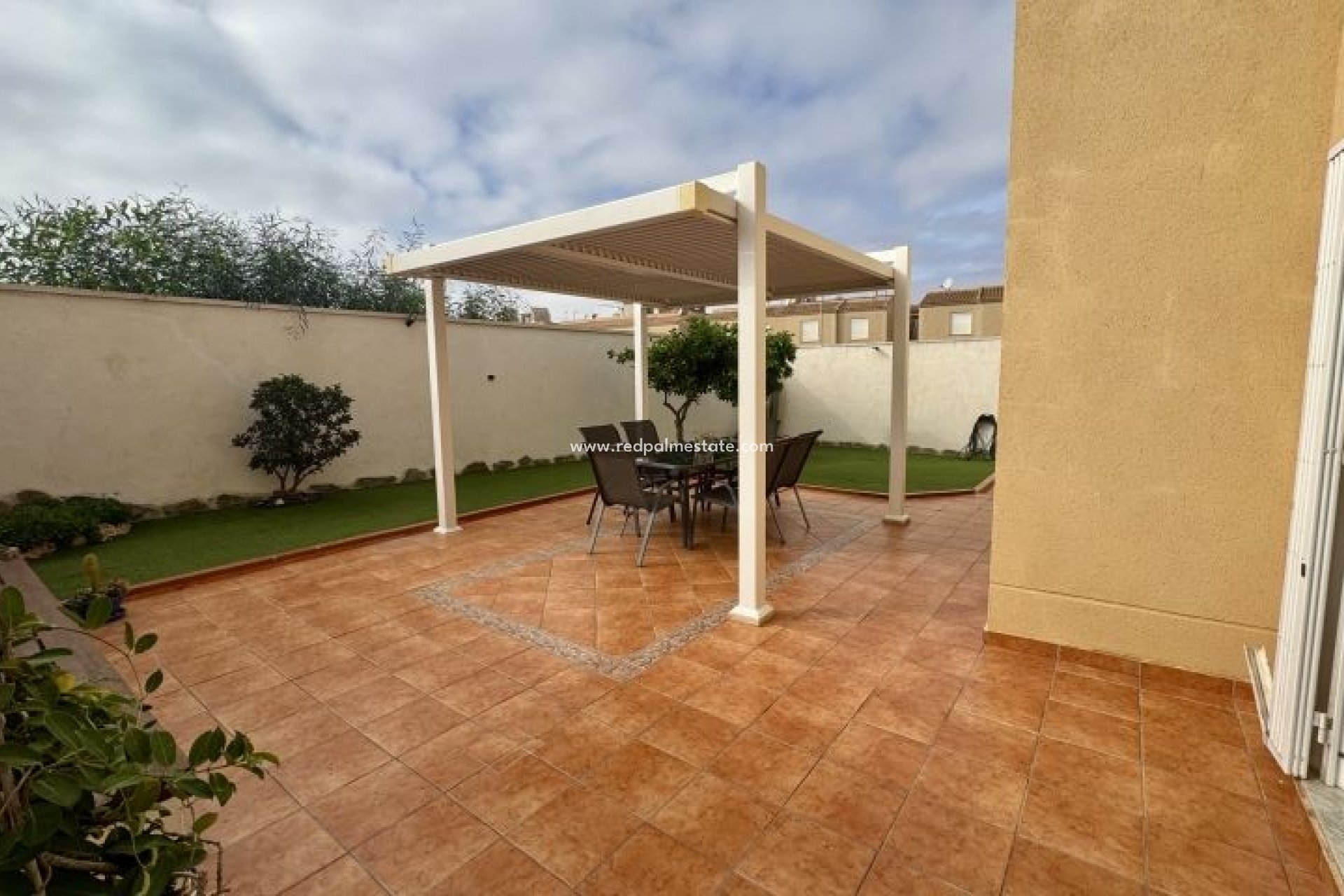 Återförsäljning - Villa -
Torrevieja