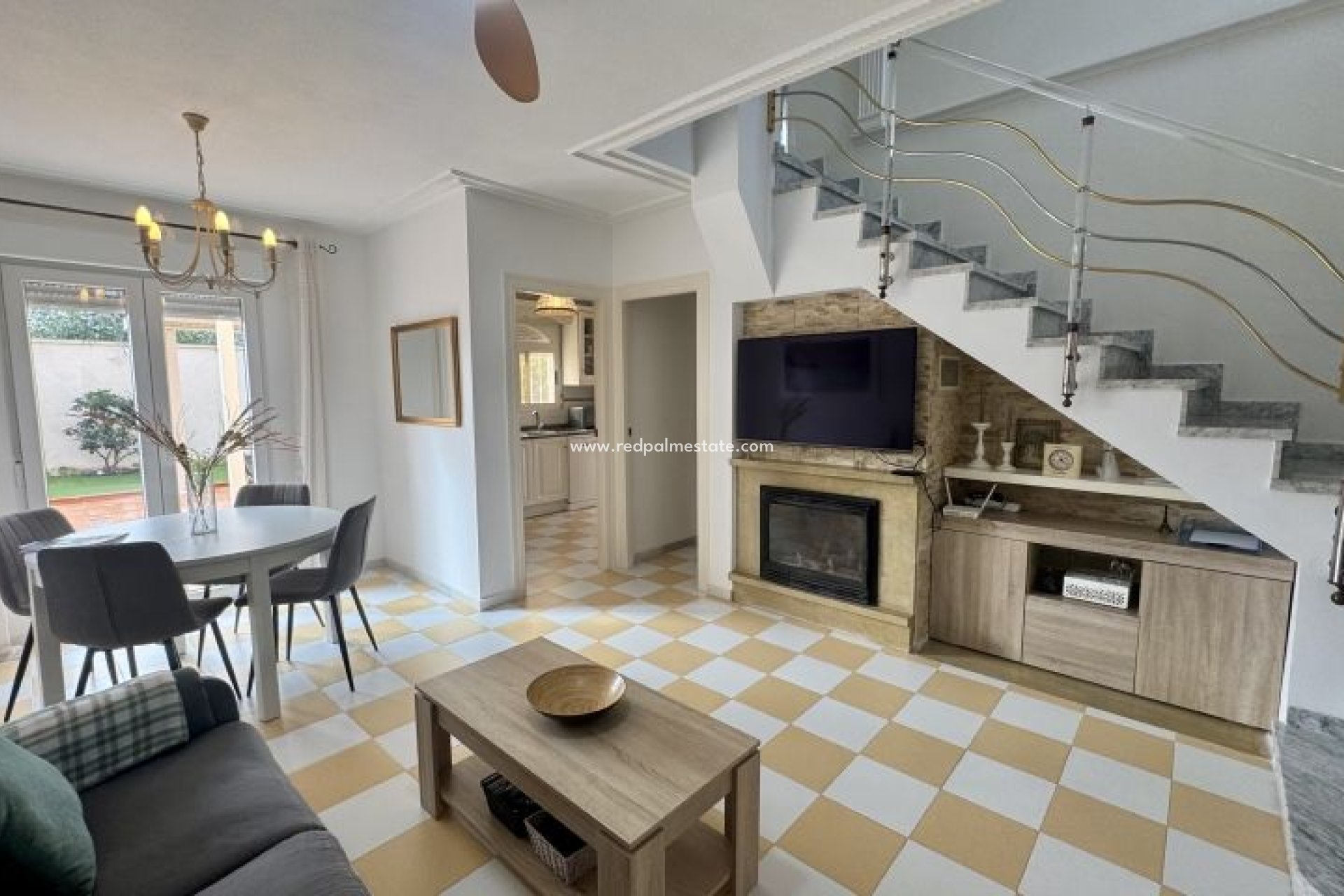 Återförsäljning - Villa -
Torrevieja