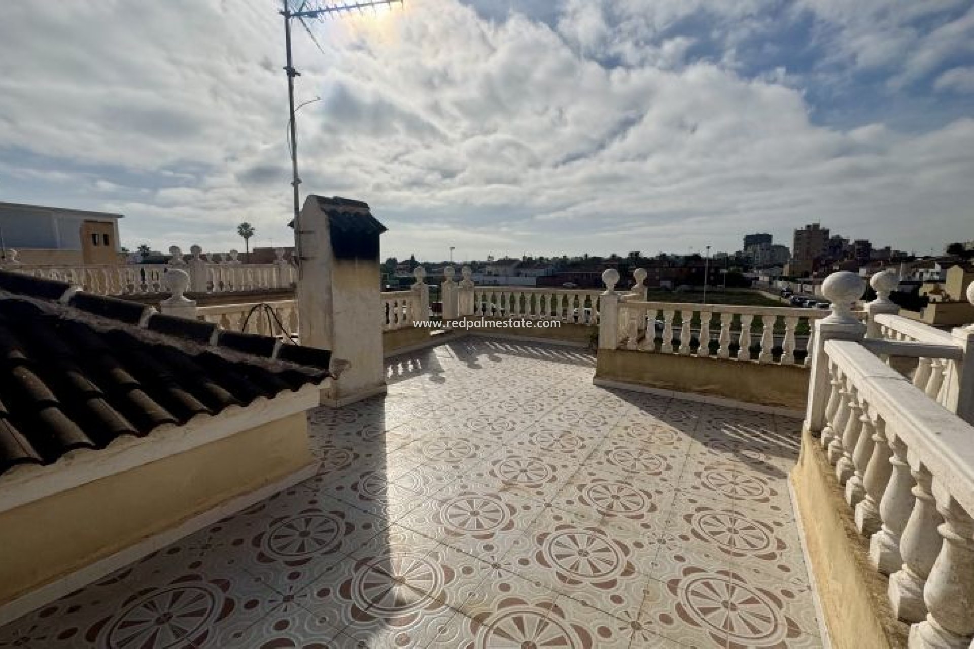 Återförsäljning - Villa -
Torrevieja