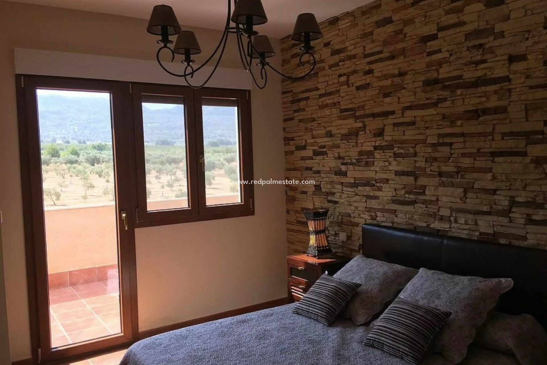 Återförsäljning - Villa -
Villena