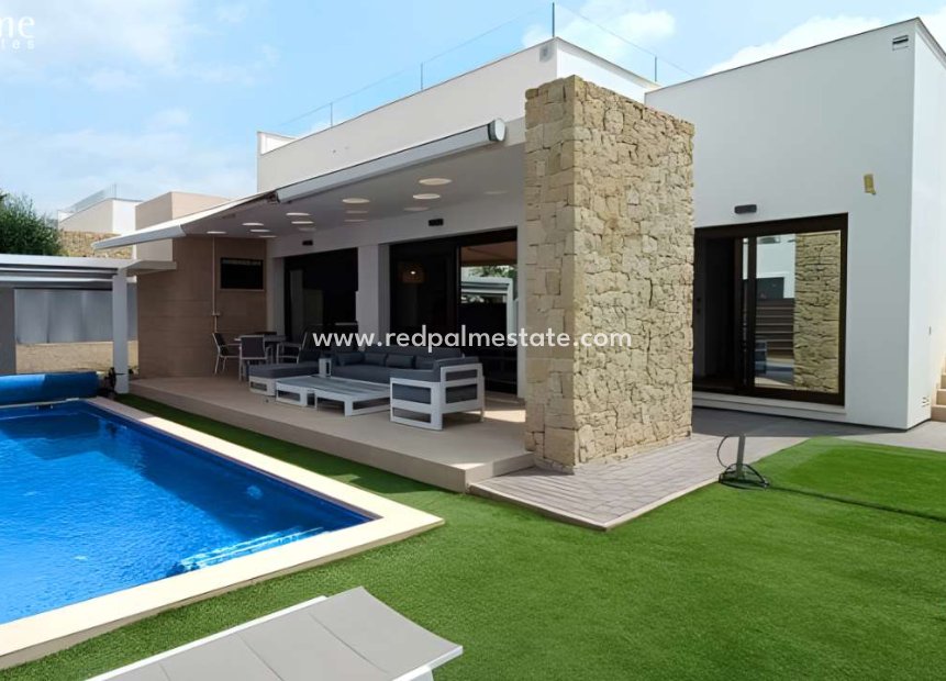 Återförsäljning - Villa -
Vistabella Golf Entre Naranjos - Inland