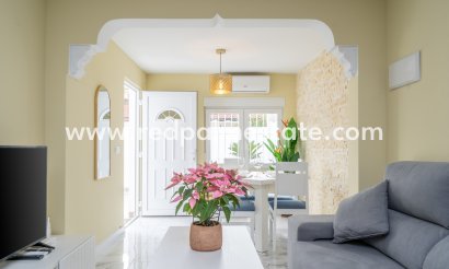 Bungalow - Återförsäljning - Torrevieja - La Siesta - El Salado - Torreta