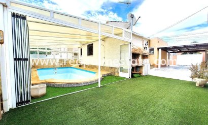 Bungalow - Återförsäljning - Torrevieja - La Siesta - El Salado -  Torreta