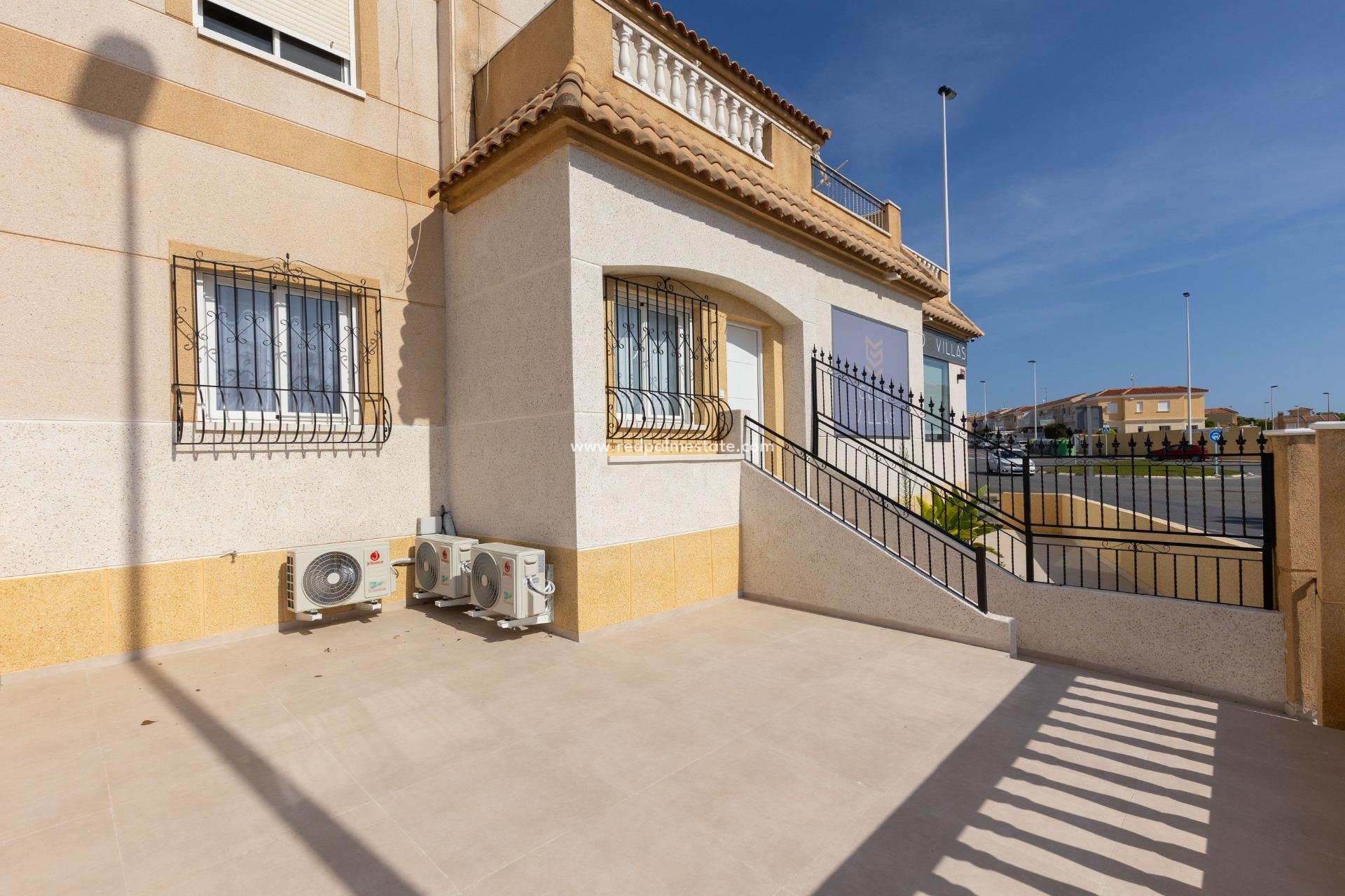  - Bungalow -
Torrevieja - Zona Los Frutales