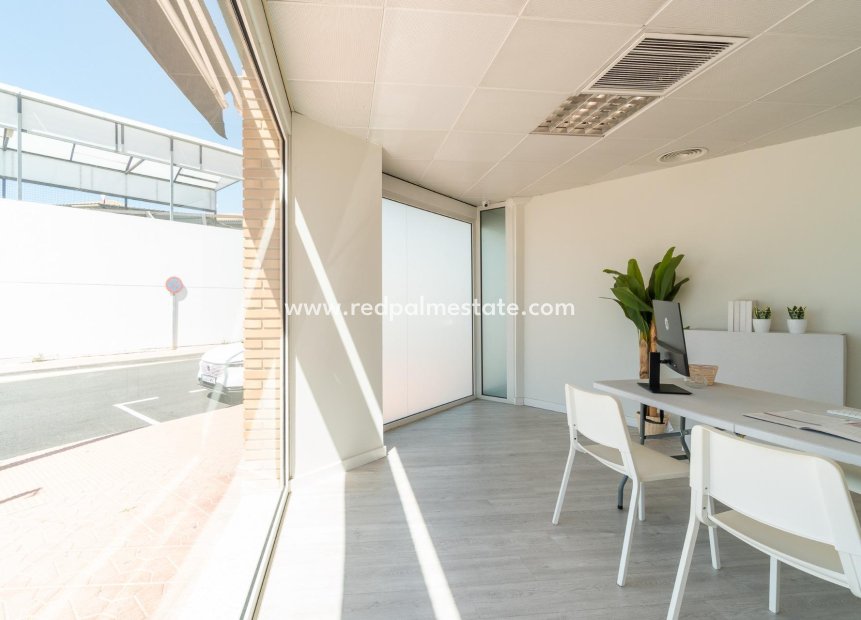  - Business -
Orihuela Costa - Playa Flamenca