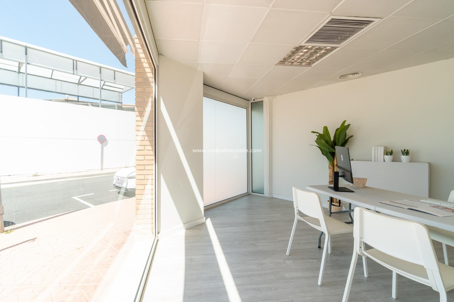  - Business -
Orihuela Costa - Playa Flamenca