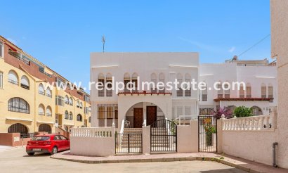 Casa de Pueblo - Reventa -
            Torrevieja - MC-13875