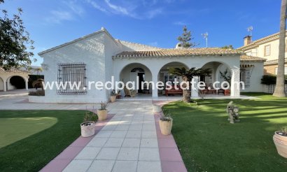 Chalet - Återförsäljning - Orihuela Costa - Punta Prima