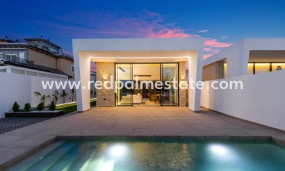 Detached House / Villa - Återförsäljning - Torrevieja - La Siesta - El Salado - Torreta