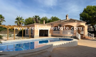 Detached Villa - Resale - Dolores - Cmno. Escorredor