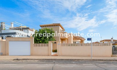 Detached Villa - Resale - Orihuela Costa - Costa Blanca