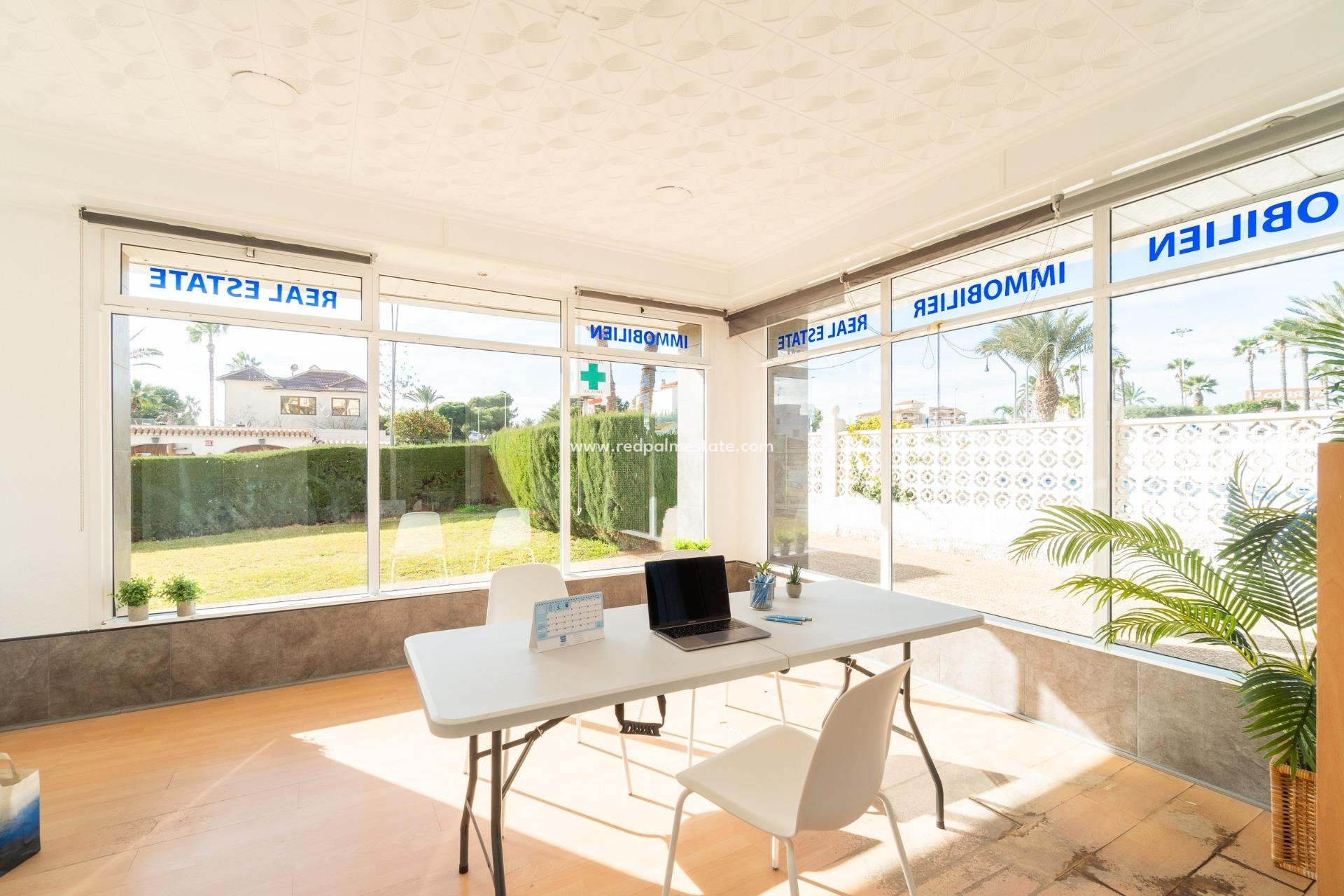  - Entreprise -
Orihuela Costa - La Zenia