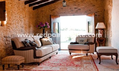 Finca / Landeiendom - Videresalg - La Romana - Inland