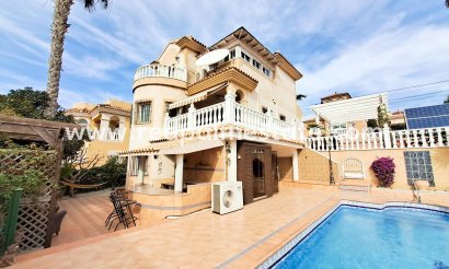 Fristående villa - Återförsäljning - Orihuela Costa - Altos de Campoamor