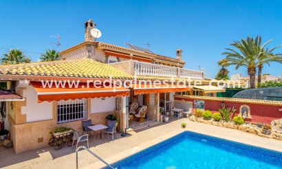 Fristående villa - Återförsäljning - Orihuela Costa - Campoamor