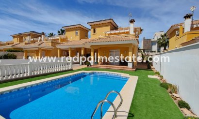 Fristående villa - Återförsäljning - Orihuela Costa - Costa Blanca