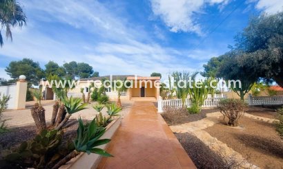 Fristående villa - Återförsäljning - Orihuela Costa - Costa Blanca