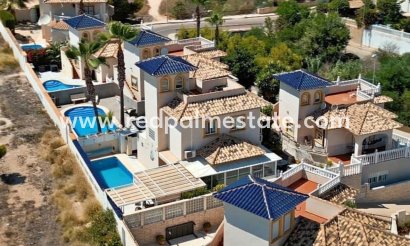 Fristående villa - Återförsäljning - Orihuela Costa - Costa Blanca