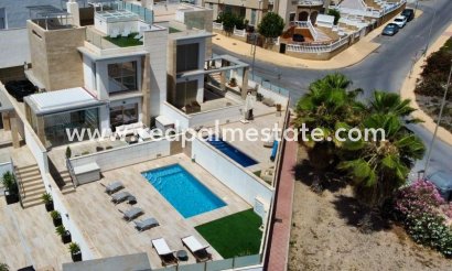 Fristående villa - Återförsäljning - Orihuela Costa - Costa Blanca