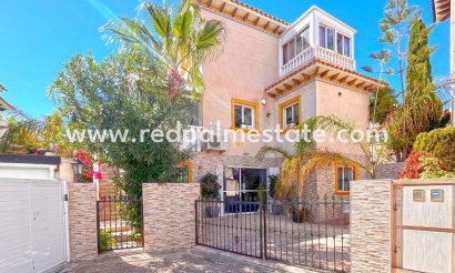 Fristående villa - Återförsäljning - Orihuela Costa - Costa Blanca