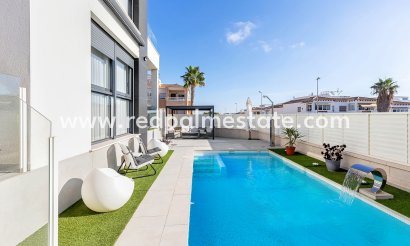 Fristående villa - Återförsäljning - Orihuela Costa - Costa Blanca