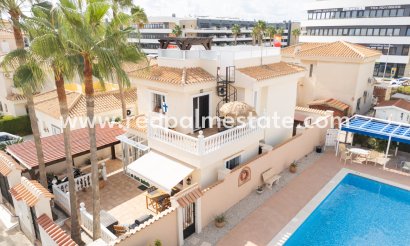 Fristående villa - Återförsäljning - Orihuela Costa - Costa Blanca