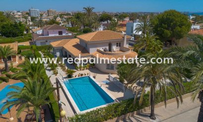 Fristående villa - Återförsäljning - Orihuela Costa - Costa Blanca