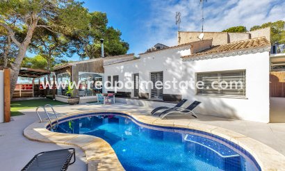 Fristående villa - Återförsäljning - Orihuela Costa - Costa Blanca