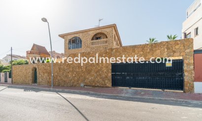 Fristående villa - Återförsäljning - Orihuela Costa - Los Balcones