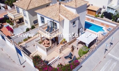 Fristående villa - Återförsäljning - Orihuela Costa - Punta Prima