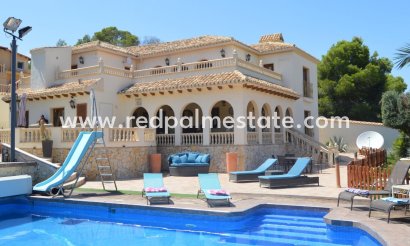 Fristående villa - Återförsäljning - Orihuela Costa - Villamartín