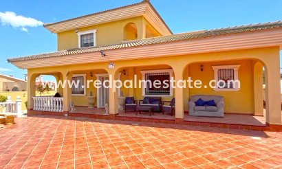 Fristående villa - Återförsäljning - Torrevieja - Los Balcones - Los Altos del Edén