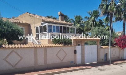 Fristående villa - Återförsäljning - Torrevieja - Los Balcones