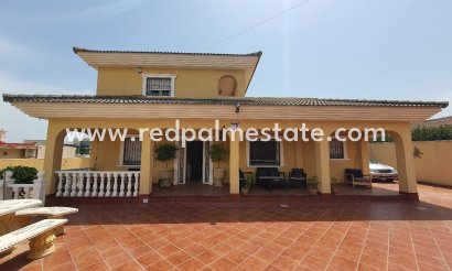 Fristående villa - Återförsäljning - Torrevieja - Los Balcones