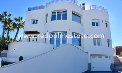 Fristående villa - Återförsäljning - Torrevieja - Los Balcones