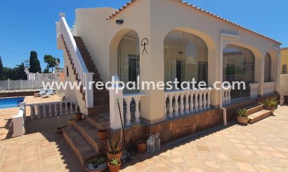 Fristående villa - Återförsäljning - Torrevieja - Los Balcones