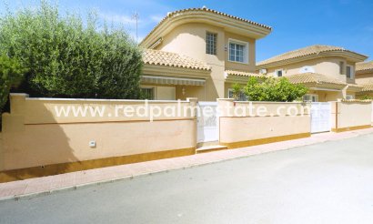 Fristående villa - Återförsäljning - Torrevieja - Punta Prima