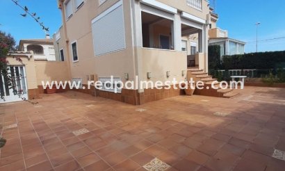 Fristående villa - Återförsäljning - Torrevieja - Torrevieja