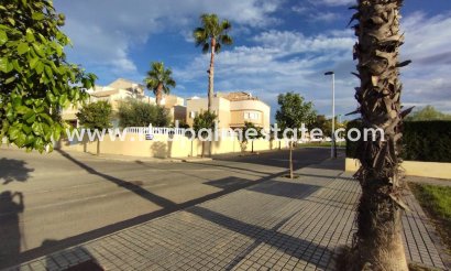 Fristående villa - Återförsäljning - Torrevieja - Torrevieja