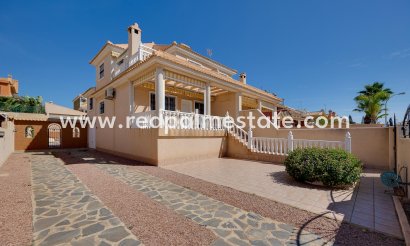 Fristående villa - Återförsäljning - Torrevieja - Torrevieja